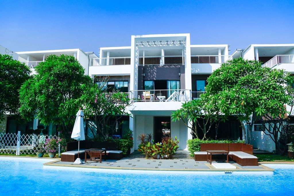 Franjipani Resort HHQ Exterior foto